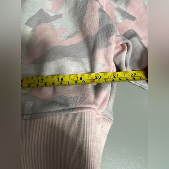 Adidas pink camouflage crop top sweatshirt - Picture 2 of 6